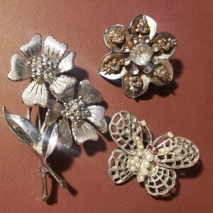 Beautiful Silver Vintage Brooch Lot (3) - Signed CAPRI Butterfly &  Floral Pins